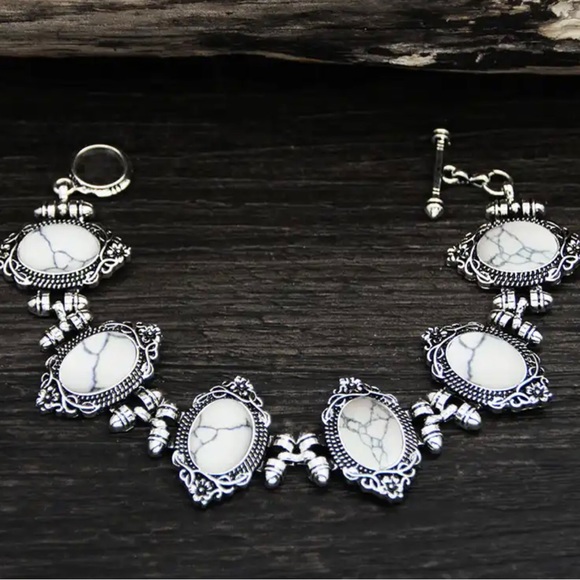 Howlite Vintage Silver Plated Bracelet - Picture 1 of 2